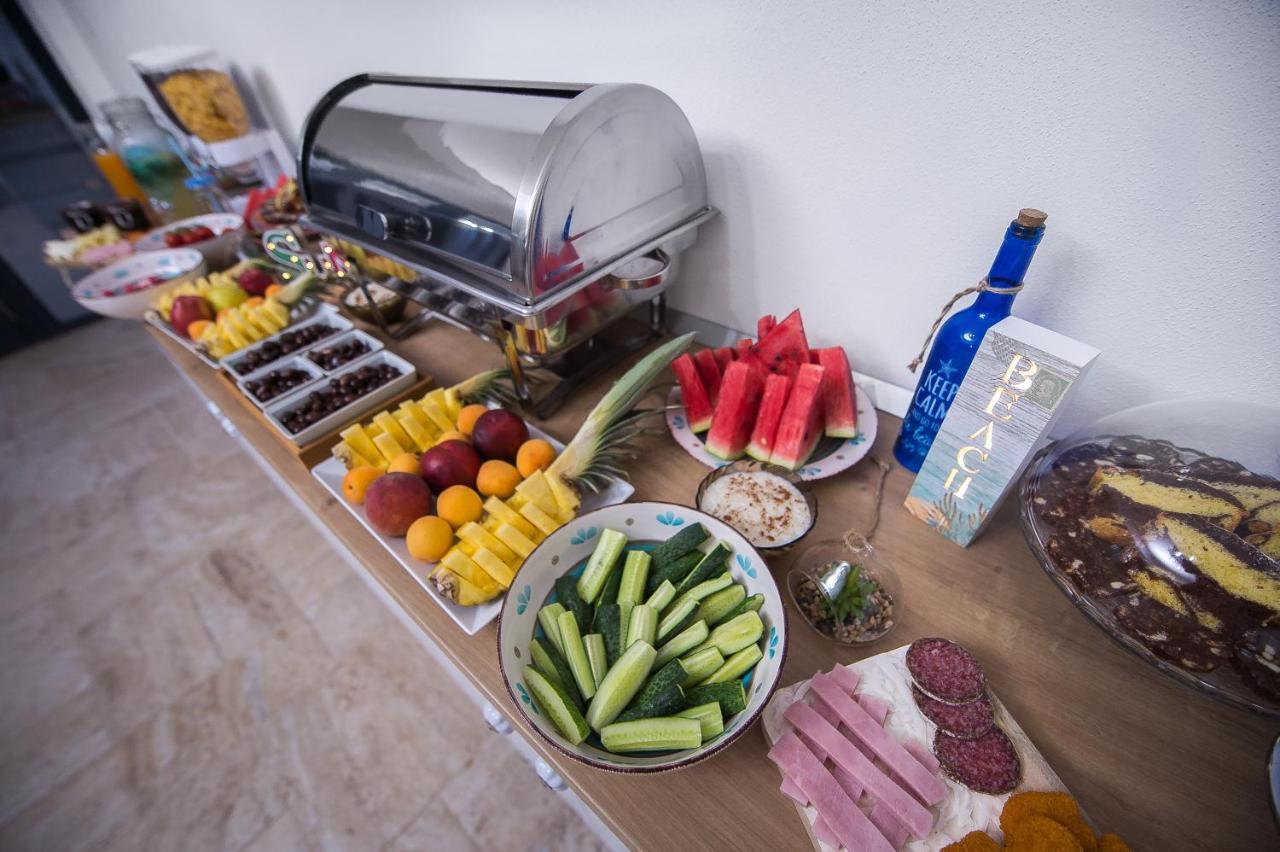 Boutique 23 Hotel Douazeci si Trei August Bagian luar foto