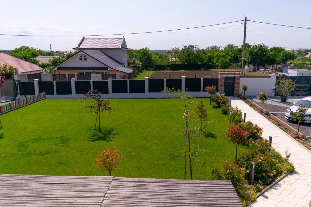 Boutique 23 Hotel Douazeci si Trei August Bagian luar foto