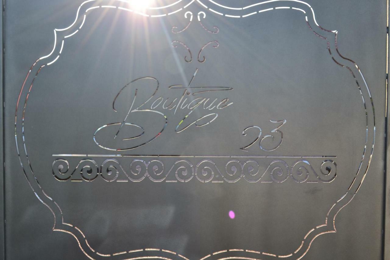 Boutique 23 Hotel Douazeci si Trei August Bagian luar foto